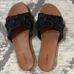 Style & Co. Black Ruffle Sandals Casual Slip-On slides size 7